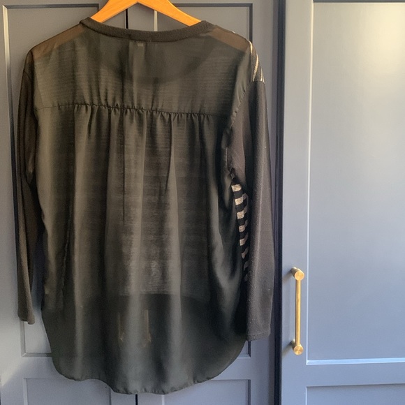 Styling Black & White Striped Three Quarter Length Sleeve Top-Sheer Back- Size M - Picture 2 of 8